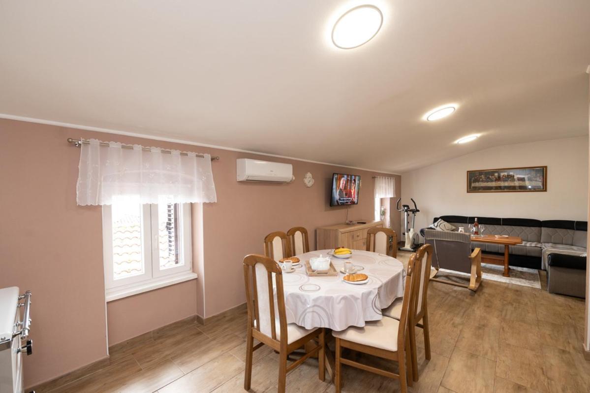 Apartman Kesten Lovran Bagian luar foto