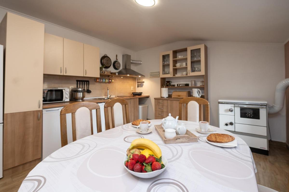 Apartman Kesten Lovran Bagian luar foto