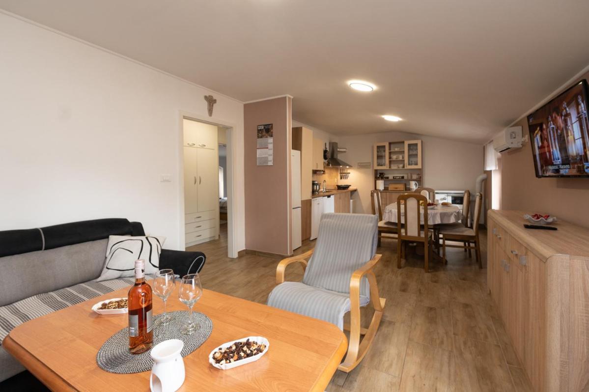 Apartman Kesten Lovran Bagian luar foto