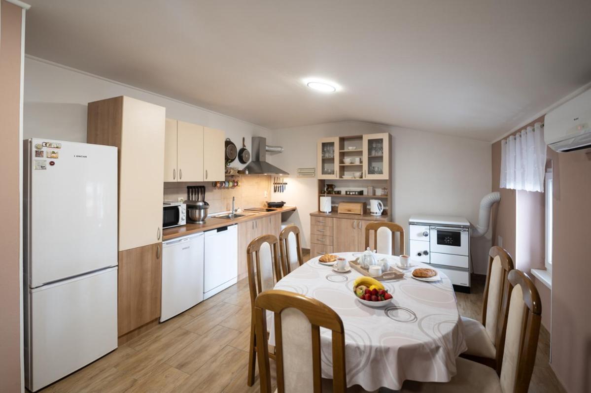 Apartman Kesten Lovran Bagian luar foto